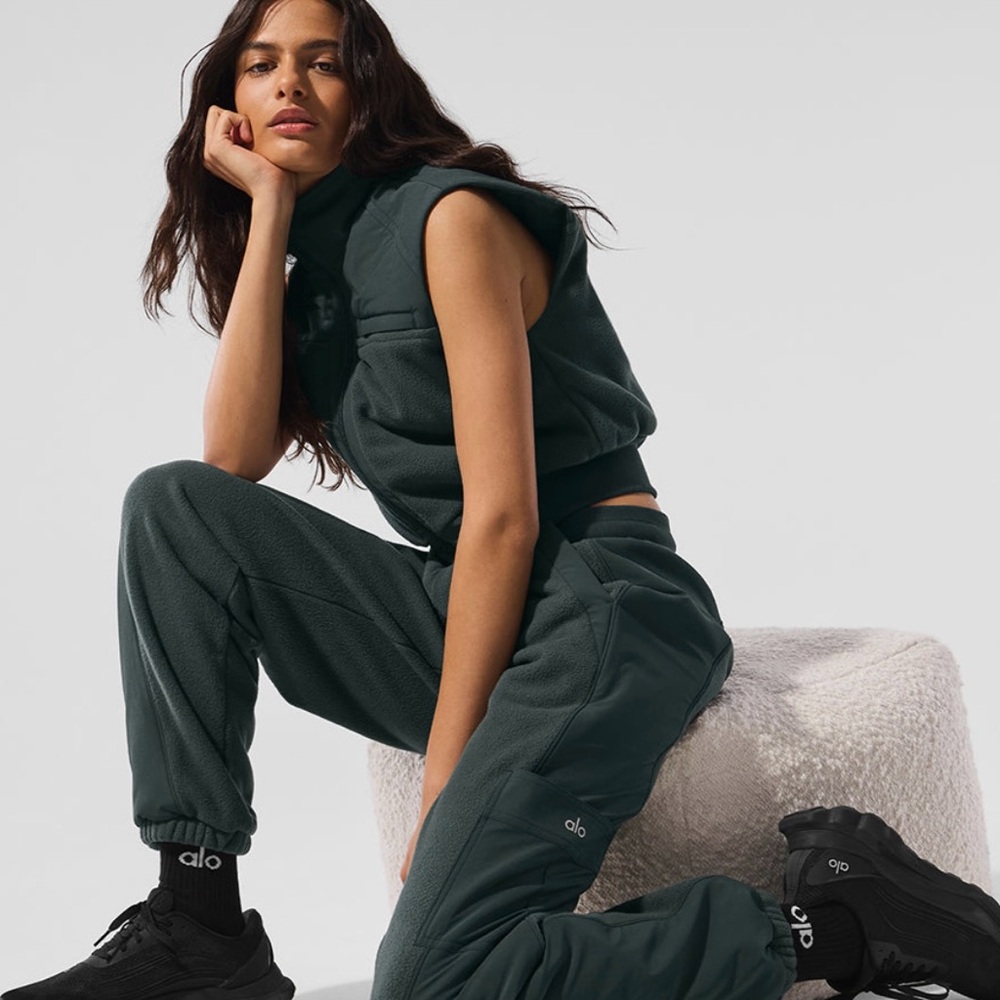 ALO Yoga Deep Green Women's Jogger Ensemble